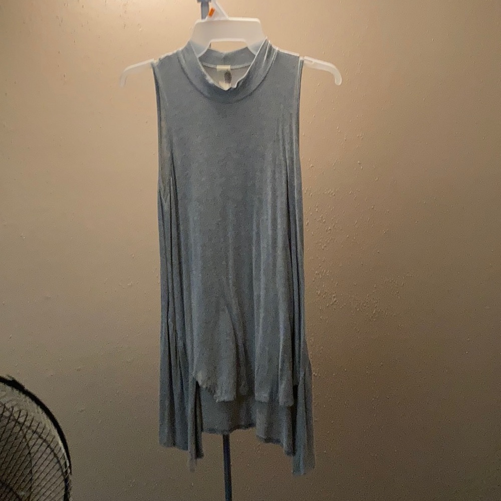 Francesca’s Phoenix High Neck Tunic Tank in Heather Gray, Small